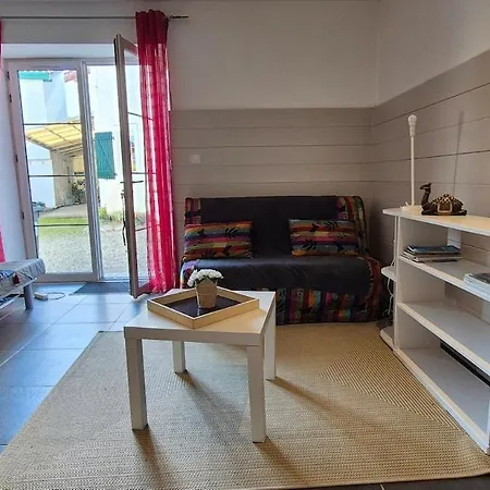 Garaztegia Apartman *